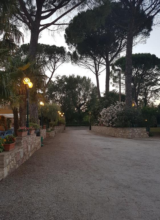 Hotel Villa Elda Assisi Kültér fotó