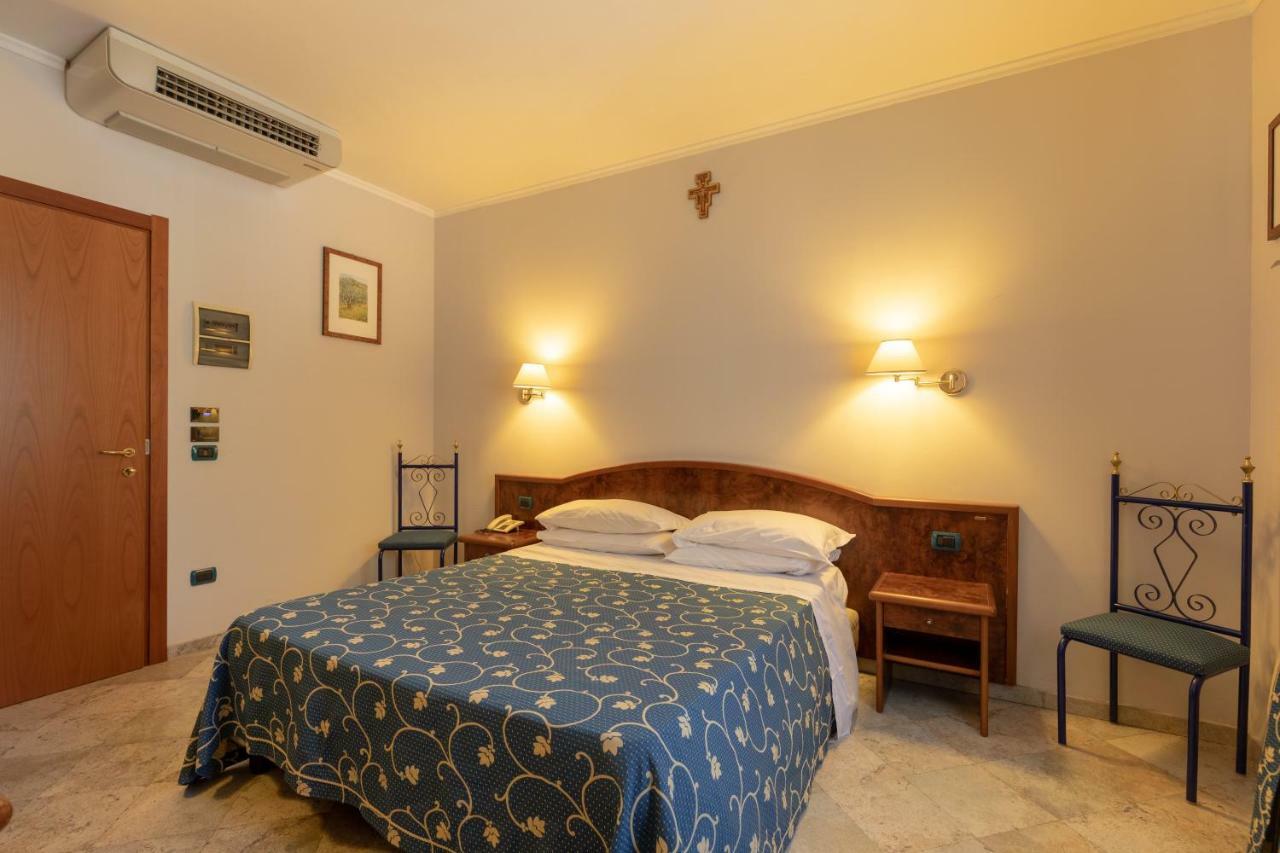 Hotel Villa Elda Assisi Kültér fotó
